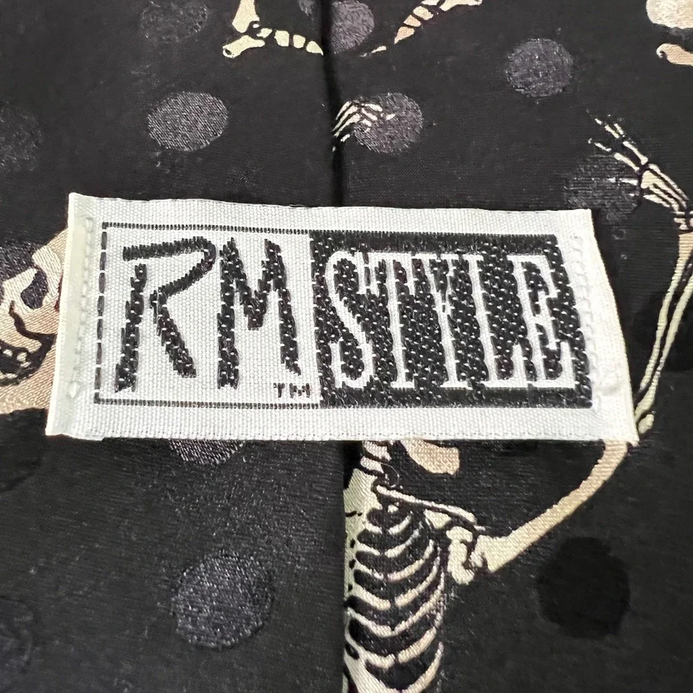 RM Style Skeleton Tie OS Mens Vintage 1995 Silk Dancing Skulls Black Halloween